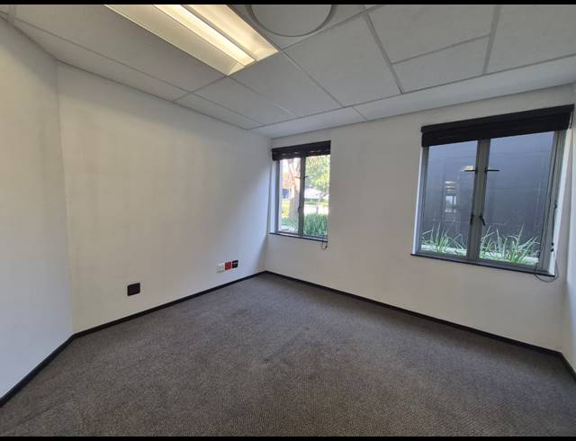 1,066M² OFFICE TO LET IN SANDTON CENTRAL